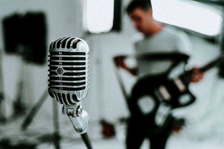 Singing Classes in Surat - Naad Music Academy